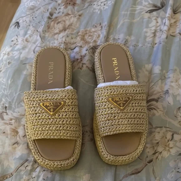 Authentic Prada Tan Woven Mules sandals authentic - Picture 10 of 10